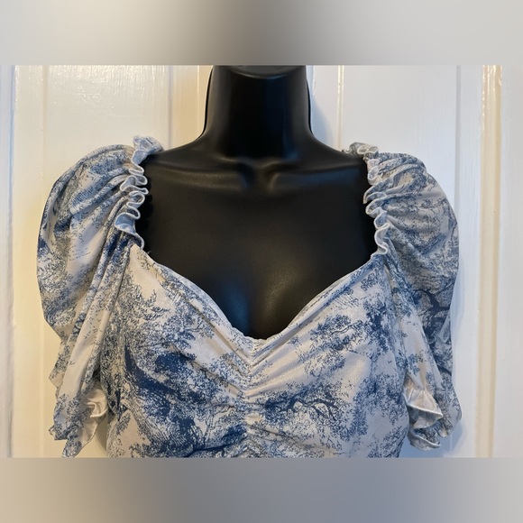 2 for $6 NWOT Ruched Cropped Top - Picture 3 of 9